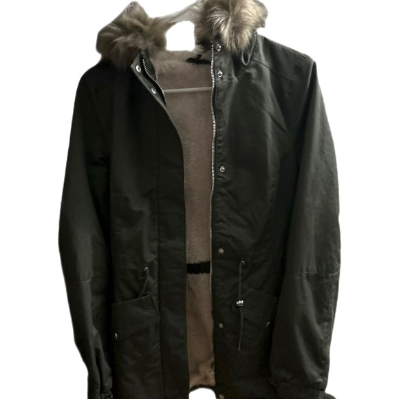 NWOT. H&M Lightweight winter coat . OLIVE / Size 0 - Picture 2 of 8
